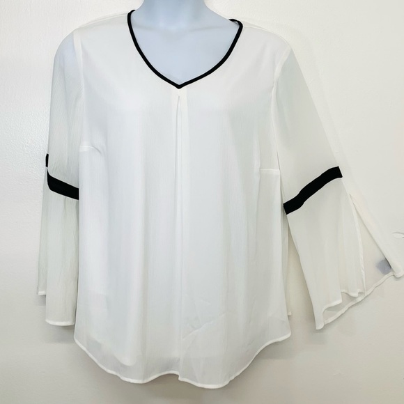 Alyx White Top Woman 1X Gauzy  Flare Slit Sleeve Lined Flowy Boho Classic - Picture 1 of 10